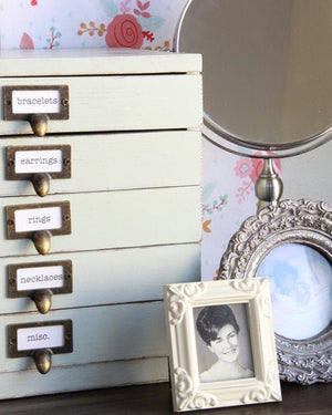 1 Hour Jewelry Chest Makeover