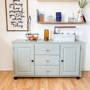 How to Modernize a Dated Hutch
